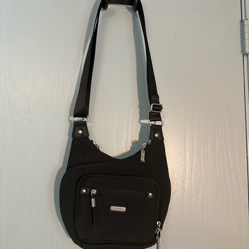 Baggallini Charlotte Organizer crossbody black bag EUC
